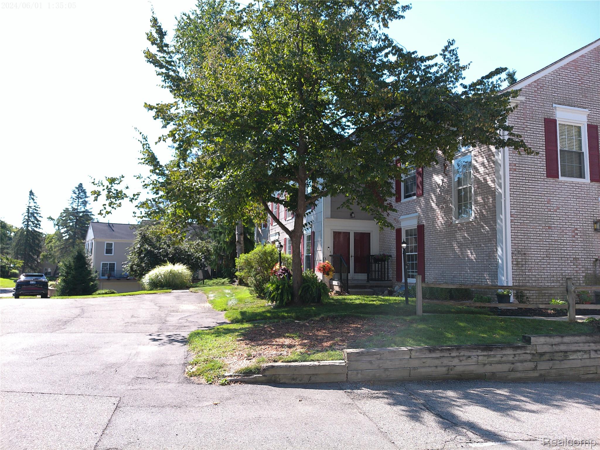 1437 Lantern Lane