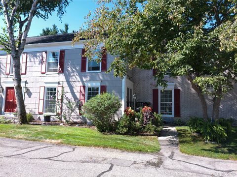 1437 Lantern Lane Rochester Hills City MI 48306