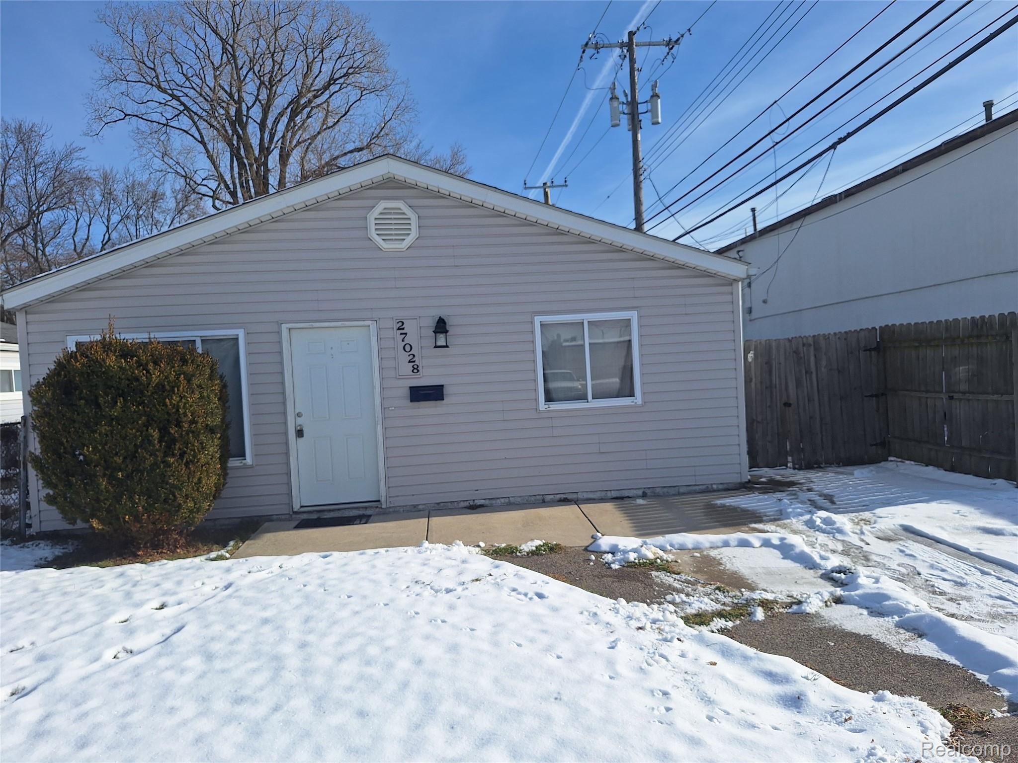 27028 Dartmouth Street