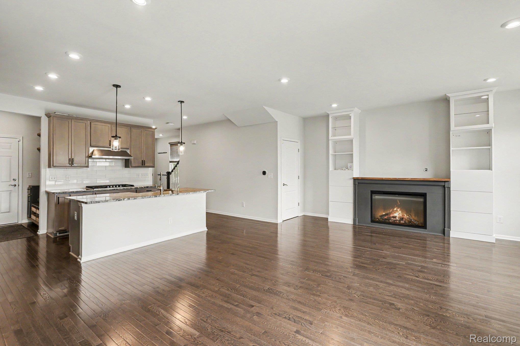 4871 Broomfield Way