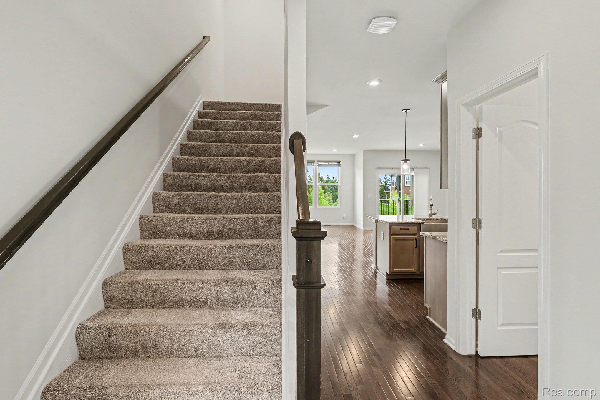 4871 Broomfield Way
