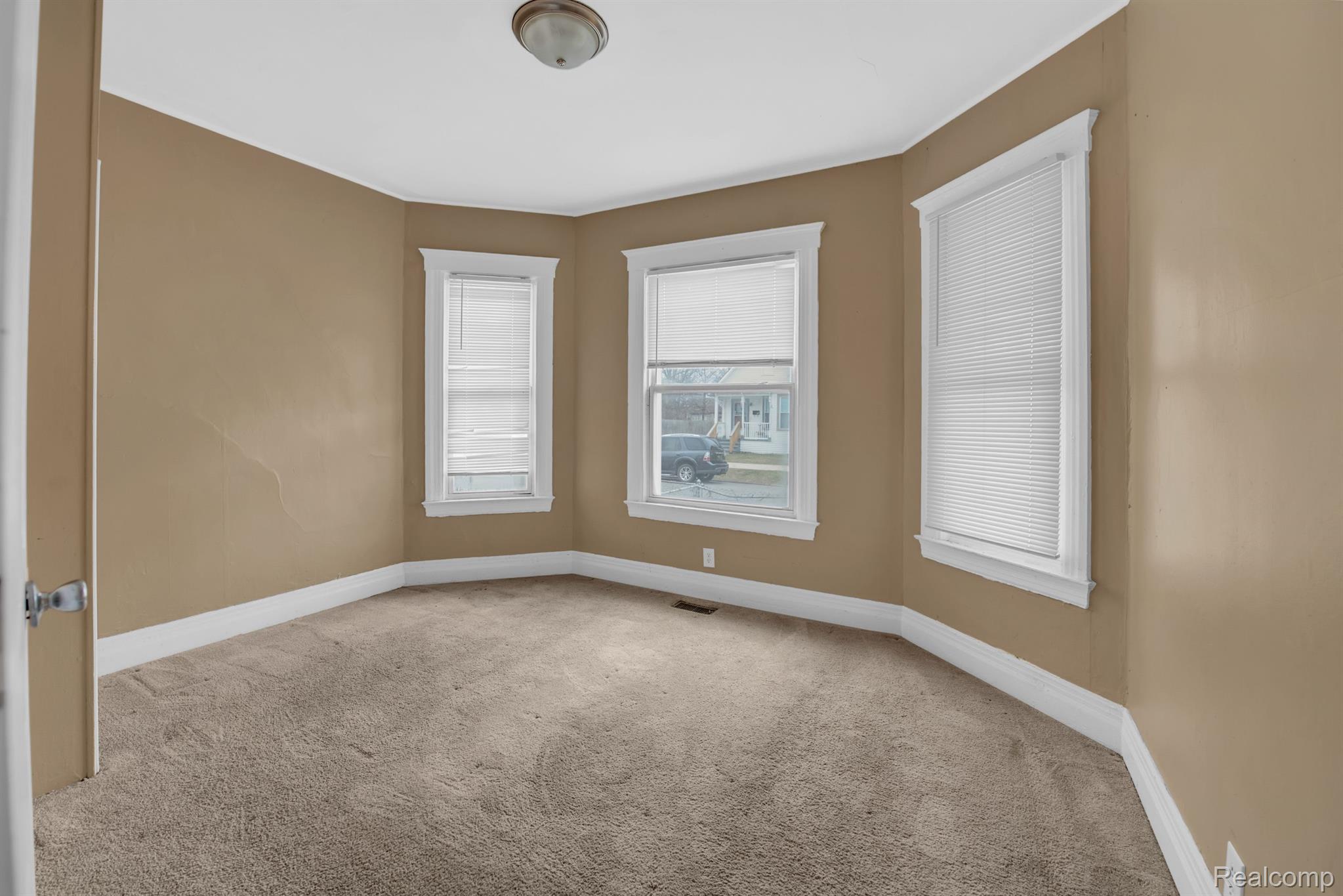 79 E PLEASANT Street