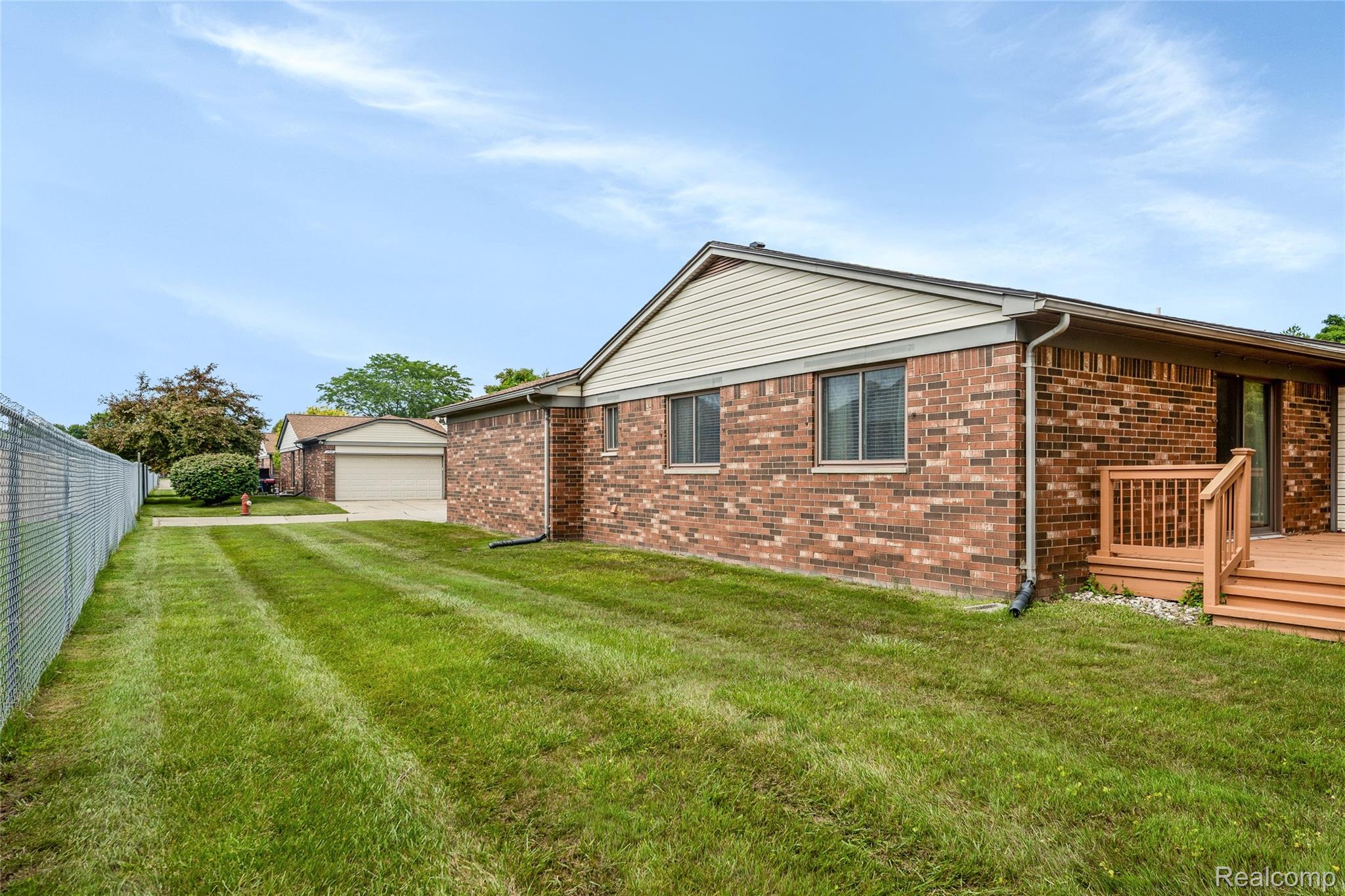 11968 15 Mile Road 24