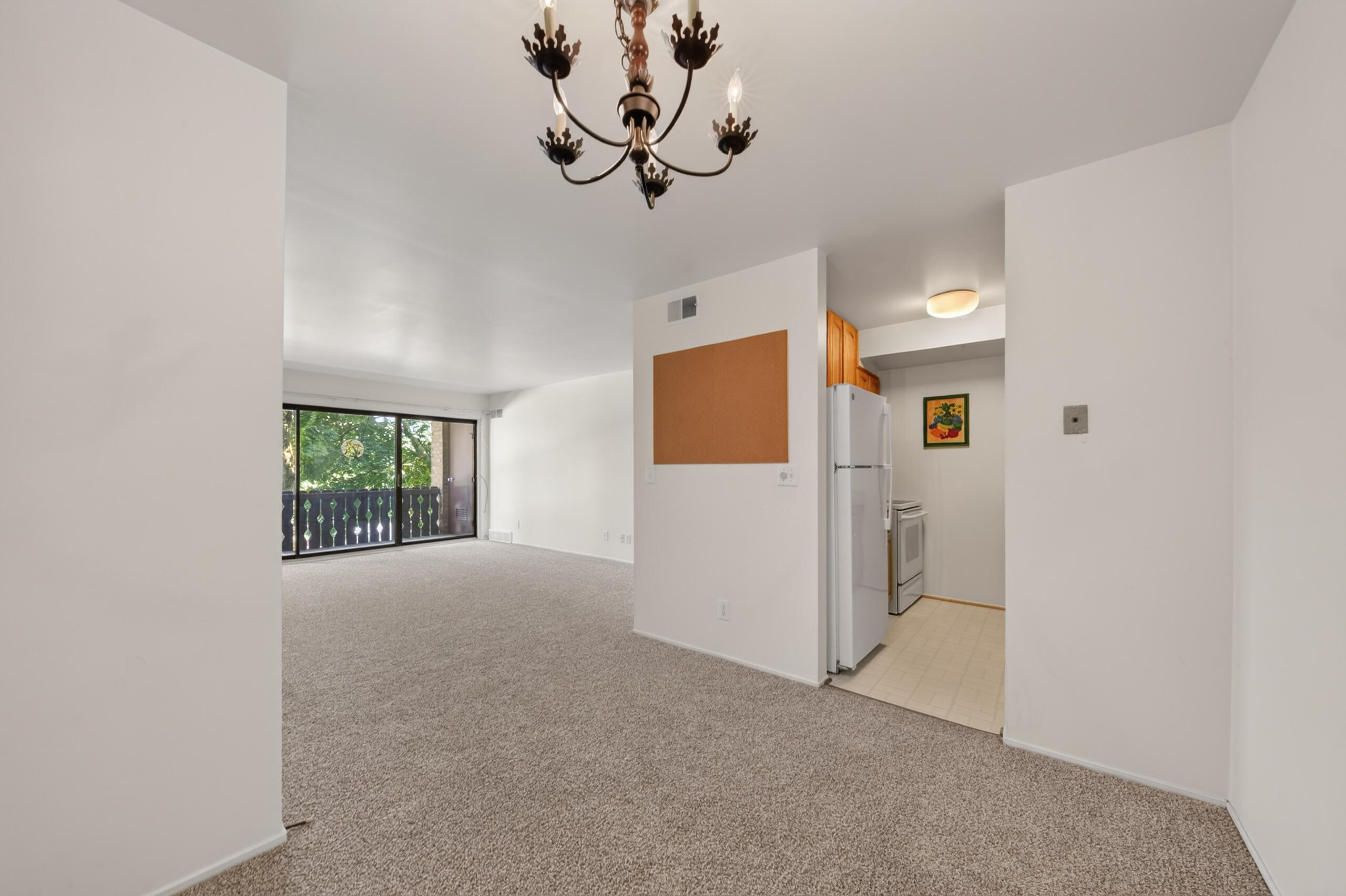 2106 Pauline Boulevard 202