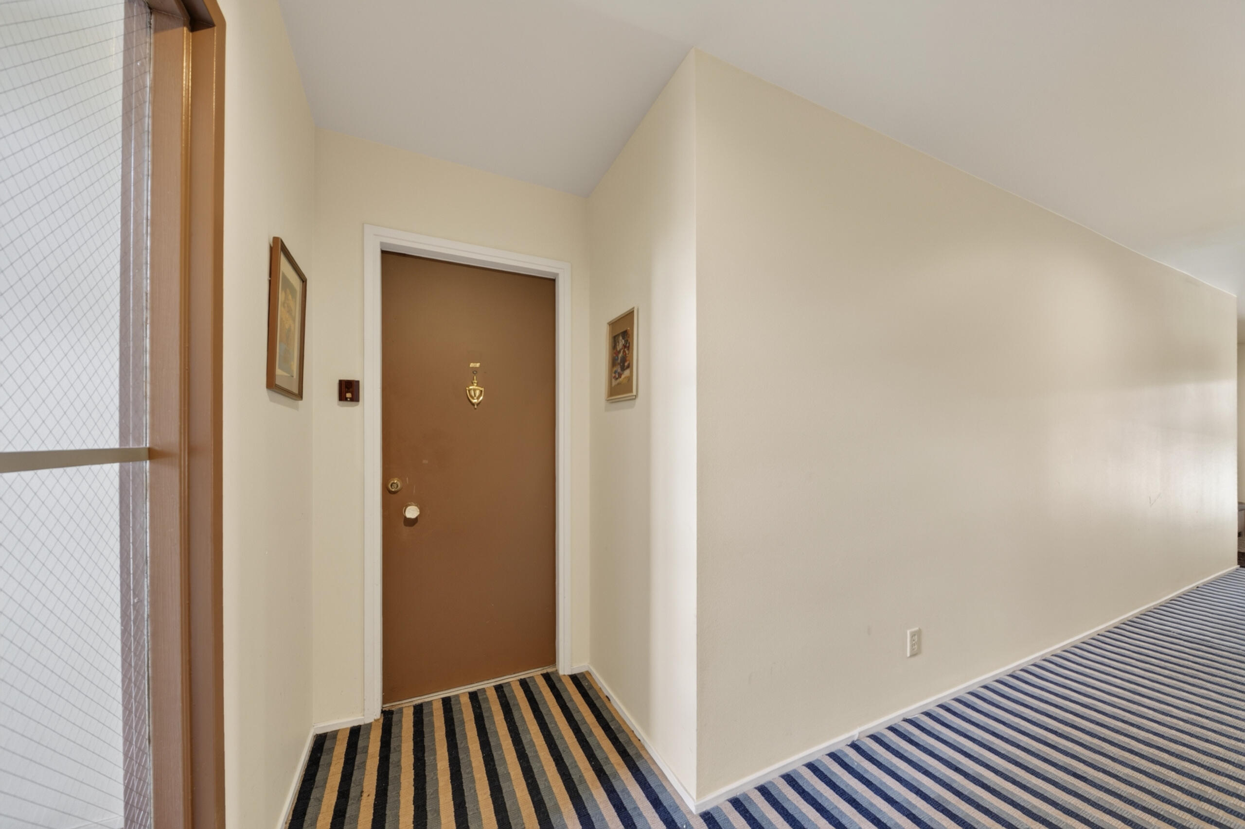 2106 Pauline Boulevard 202