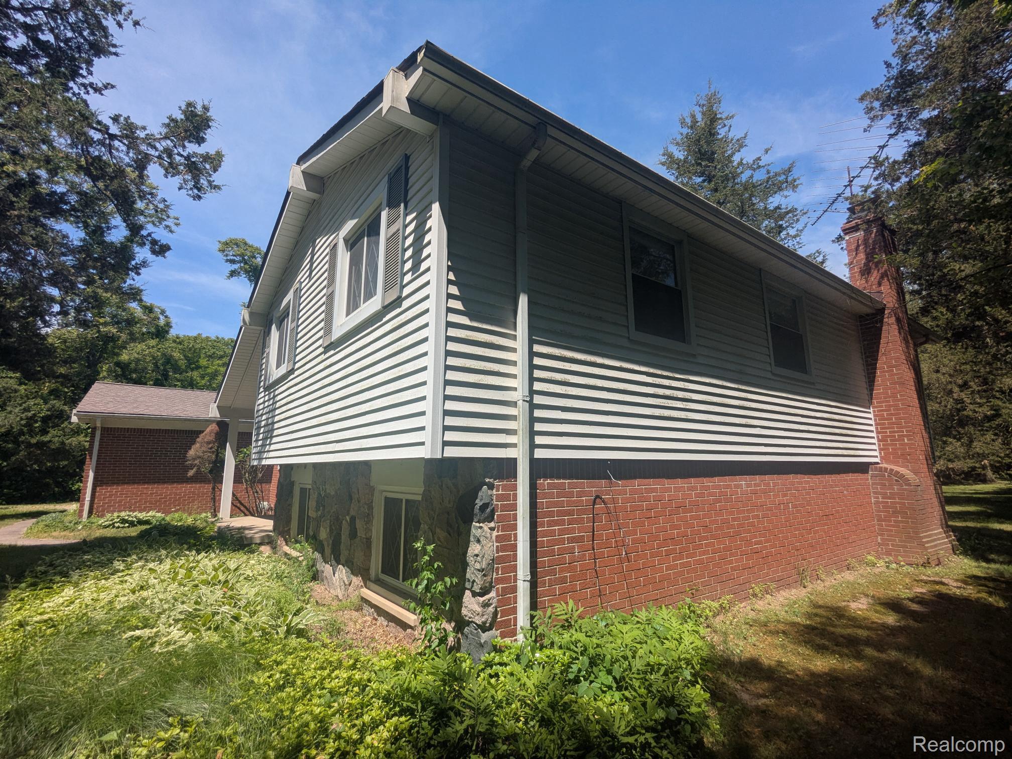 3211 McCluskey