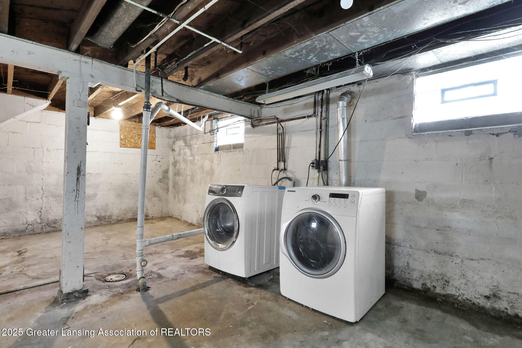 Lansing City, Michigan 48910, United States, 3 Bedrooms Bedrooms, ,1 BathroomBathrooms,Residential,Active,194185