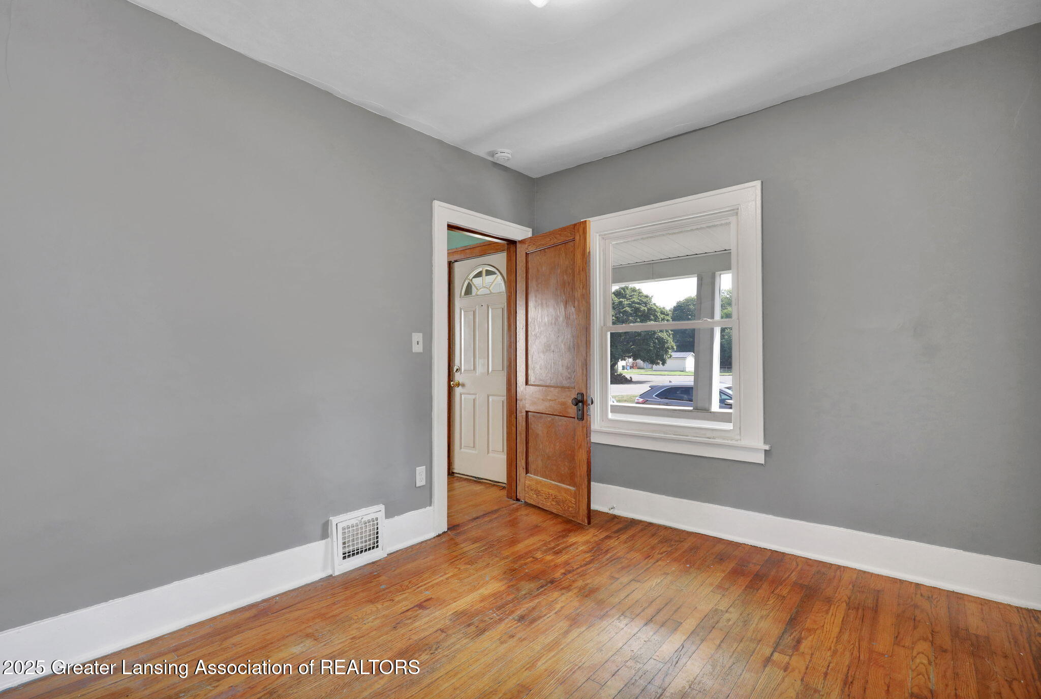 Lansing City, Michigan 48910, United States, 3 Bedrooms Bedrooms, ,1 BathroomBathrooms,Residential,Active,194185