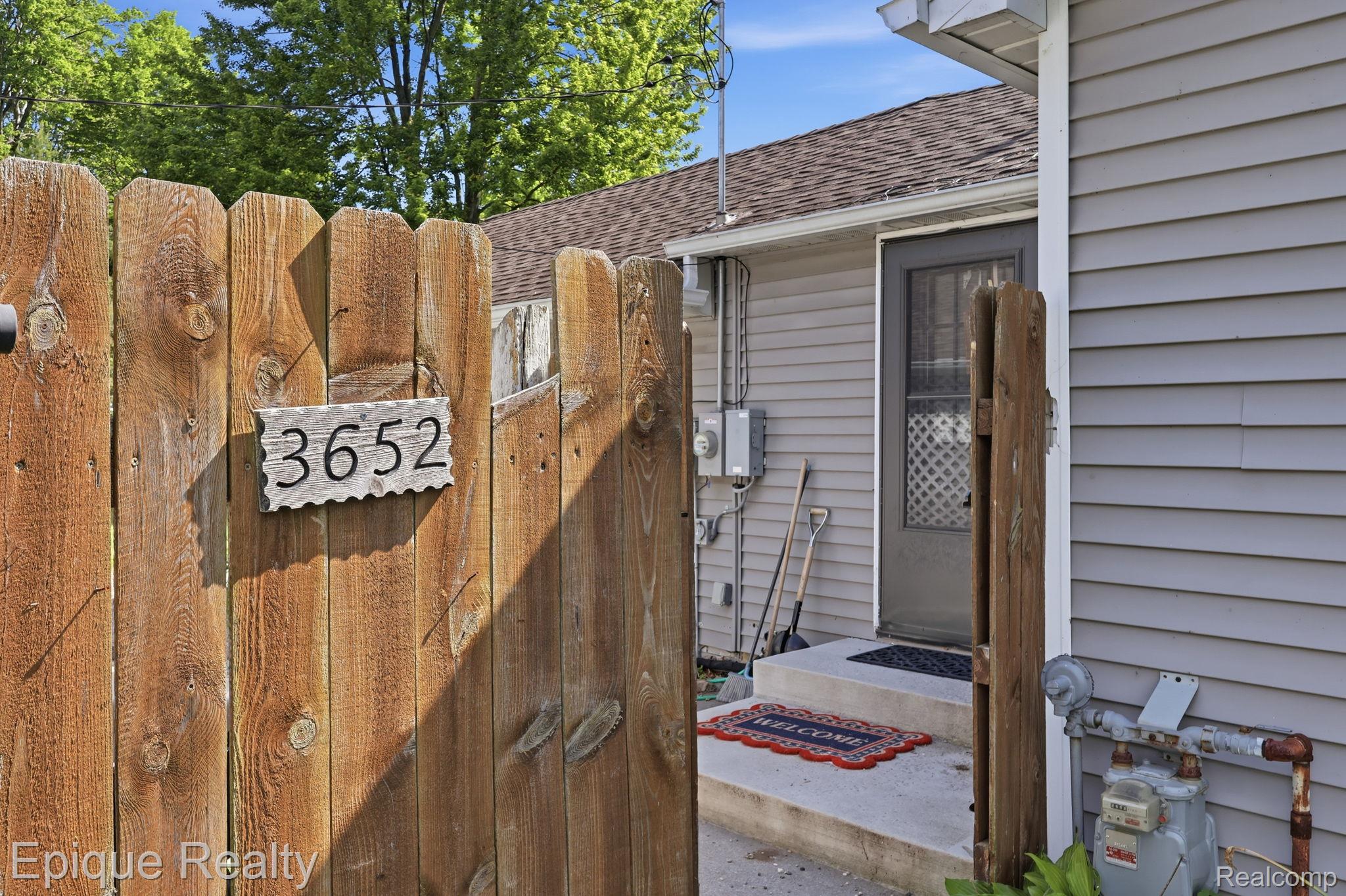 3652 Norman Road