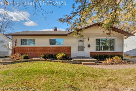 199 Lyons Drive Troy City MI 48083
