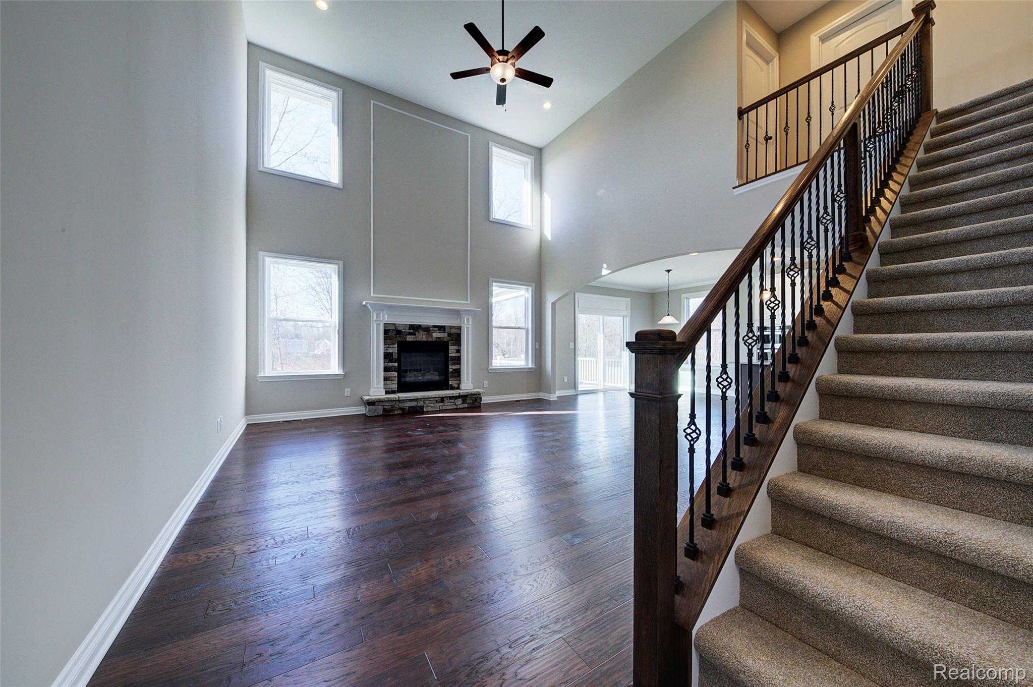 562 ROUND ROCK Drive