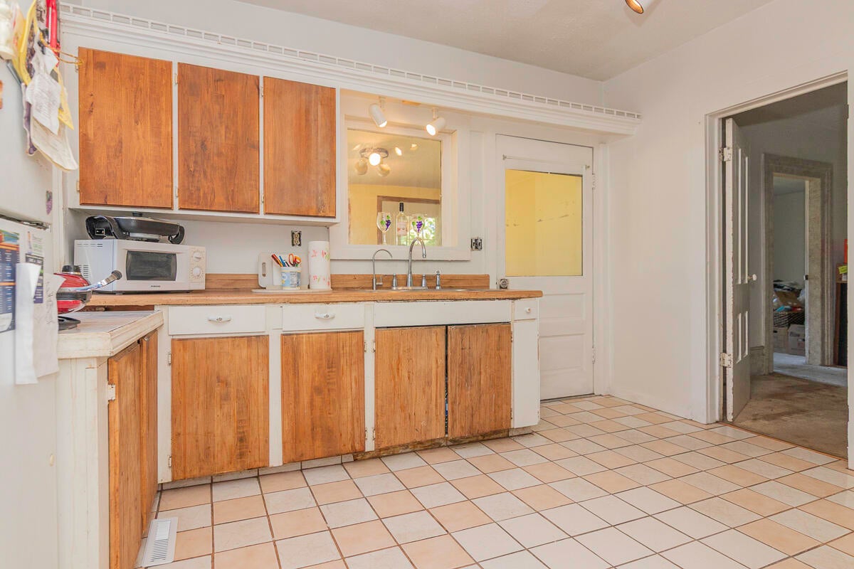 506 E 2nd Street