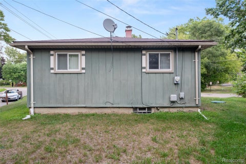 Tiny photo for 9303 Beechcrest Street, White Lake Charter Township, MI 48386 (MLS # 20261069358)