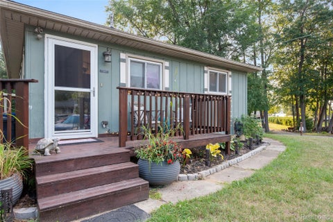 Tiny photo for 9303 Beechcrest Street, White Lake Charter Township, MI 48386 (MLS # 20261069358)