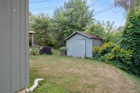 Tiny photo for 9303 Beechcrest Street, White Lake Charter Township, MI 48386 (MLS # 20261069358)