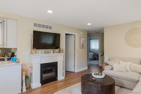 Tiny photo for 9303 Beechcrest Street, White Lake Charter Township, MI 48386 (MLS # 20261069358)