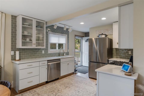 Tiny photo for 9303 Beechcrest Street, White Lake Charter Township, MI 48386 (MLS # 20261069358)