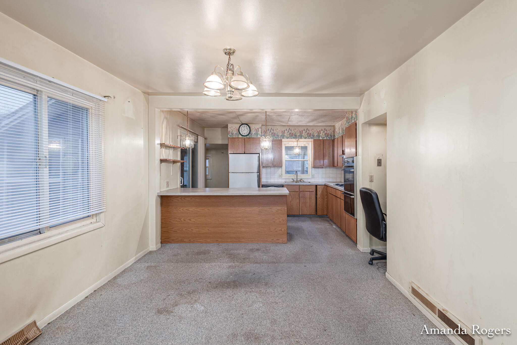 926 E Main Street SE