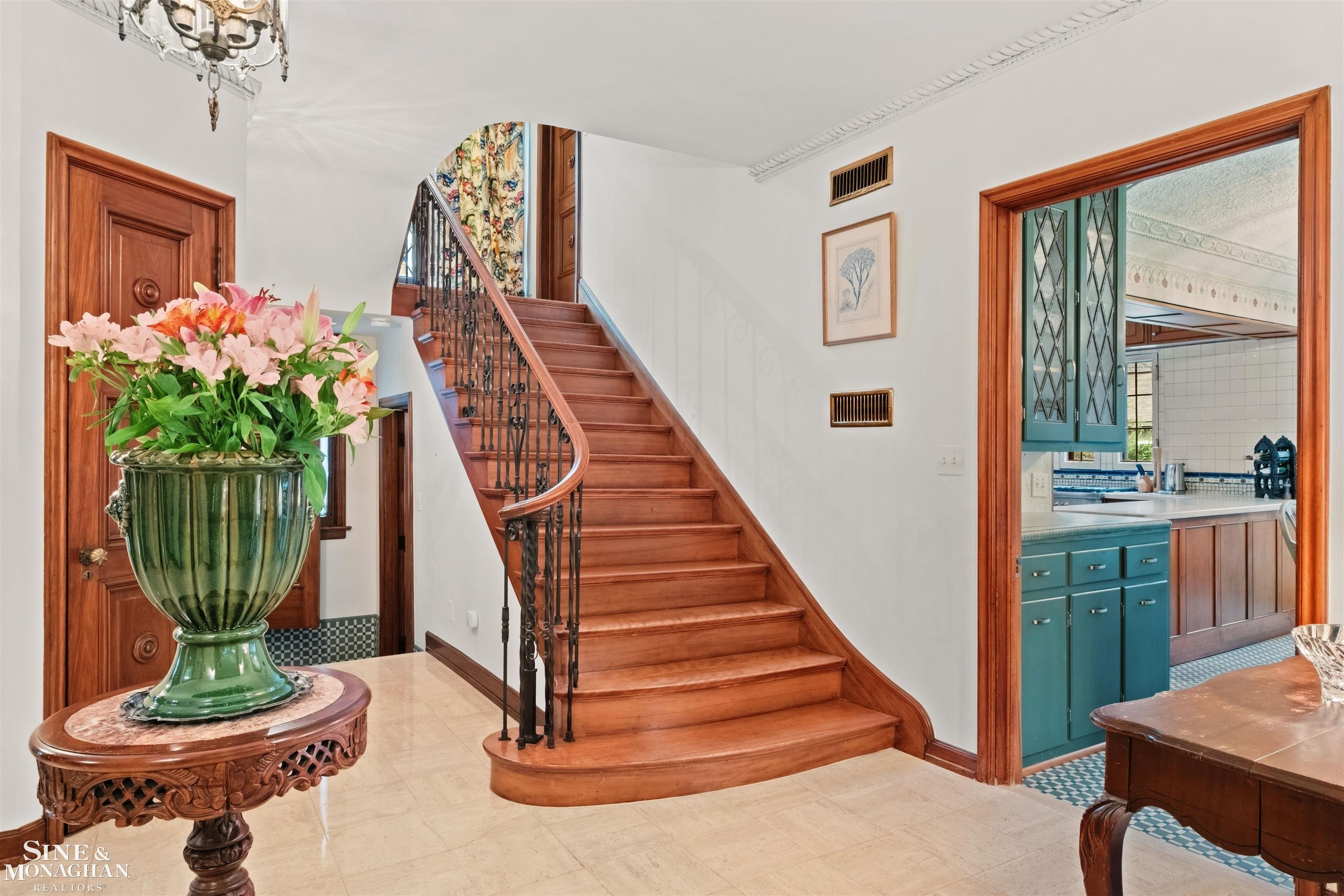 852 Whittier Road