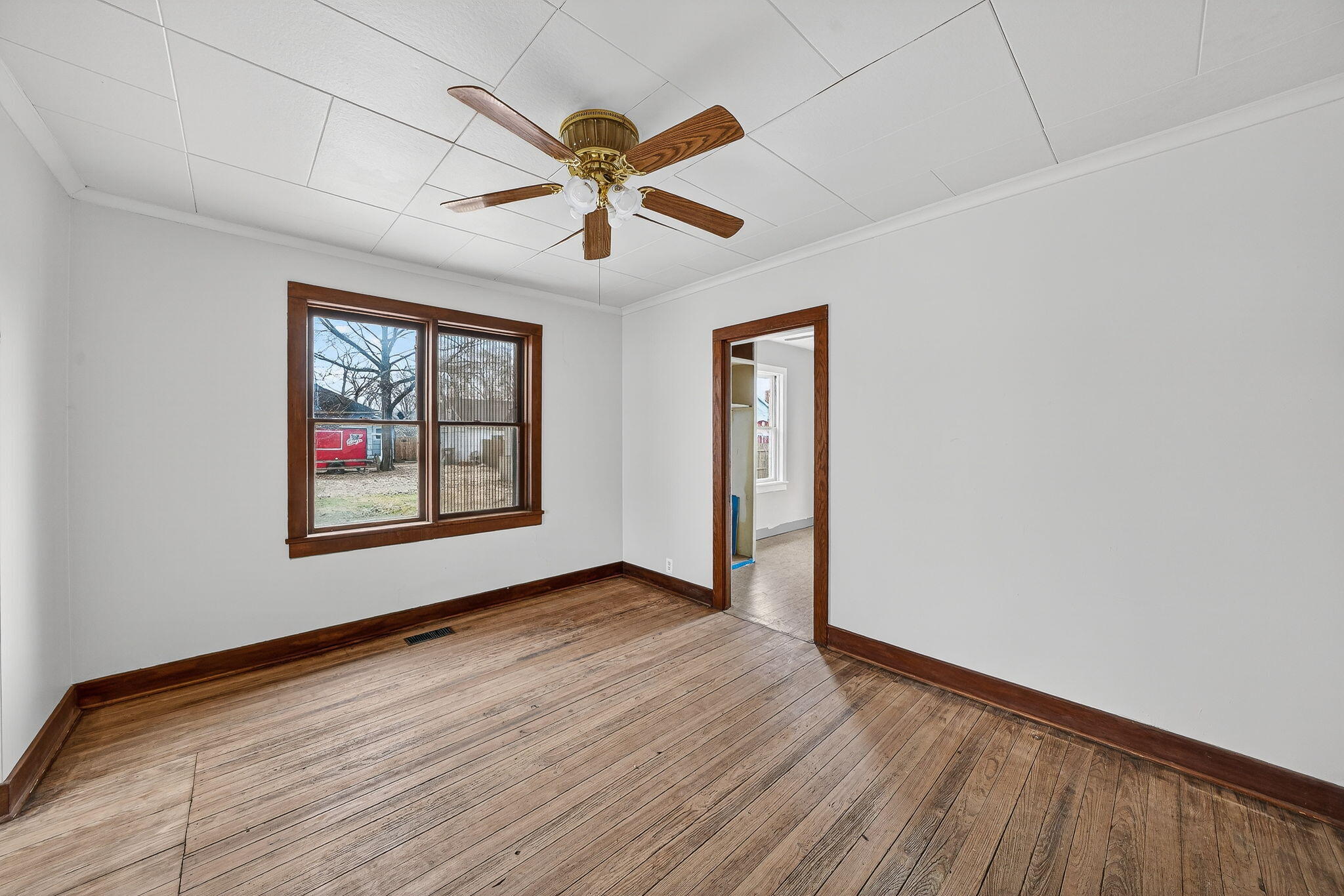 304 E Prairie Ronde Street