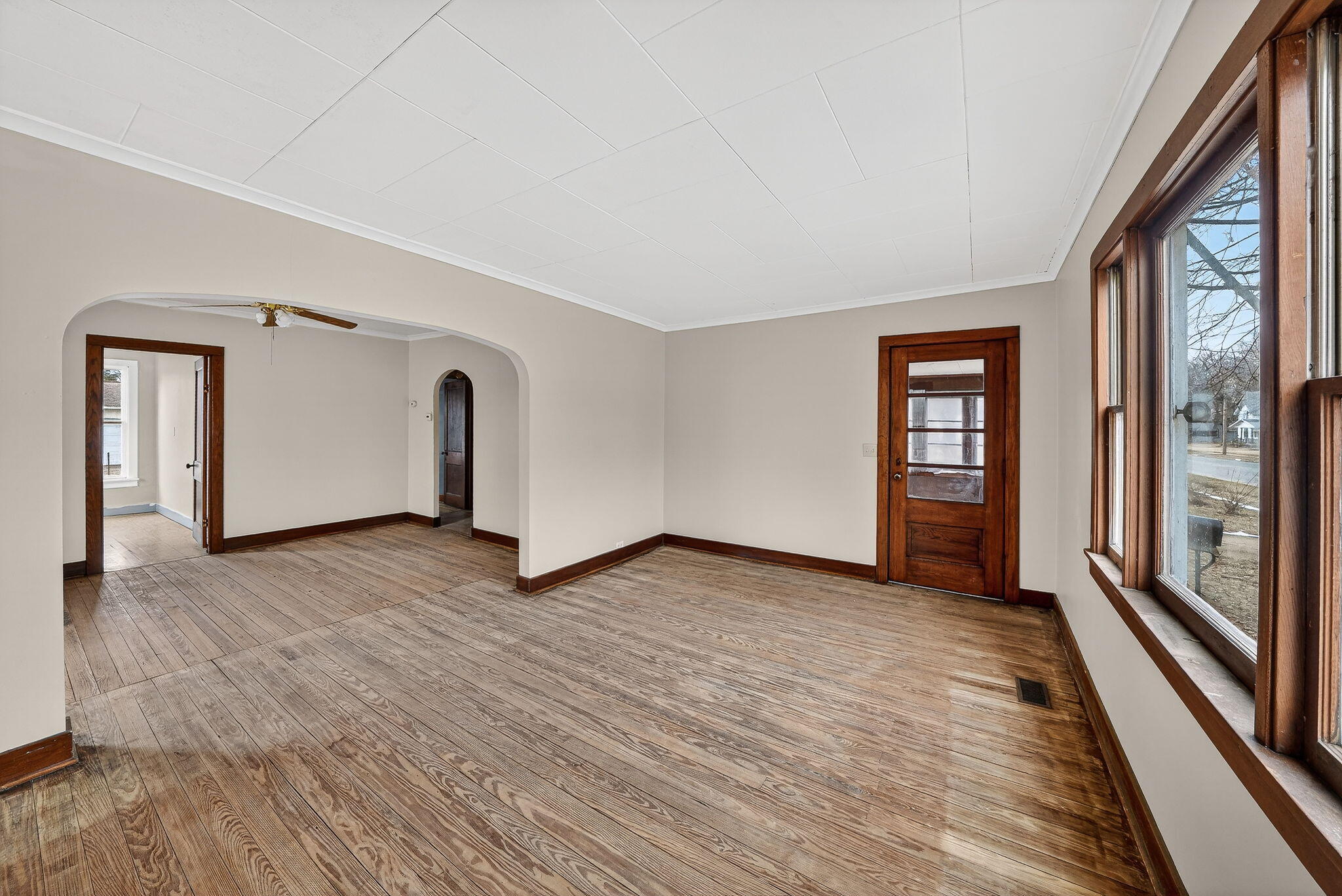 304 E Prairie Ronde Street