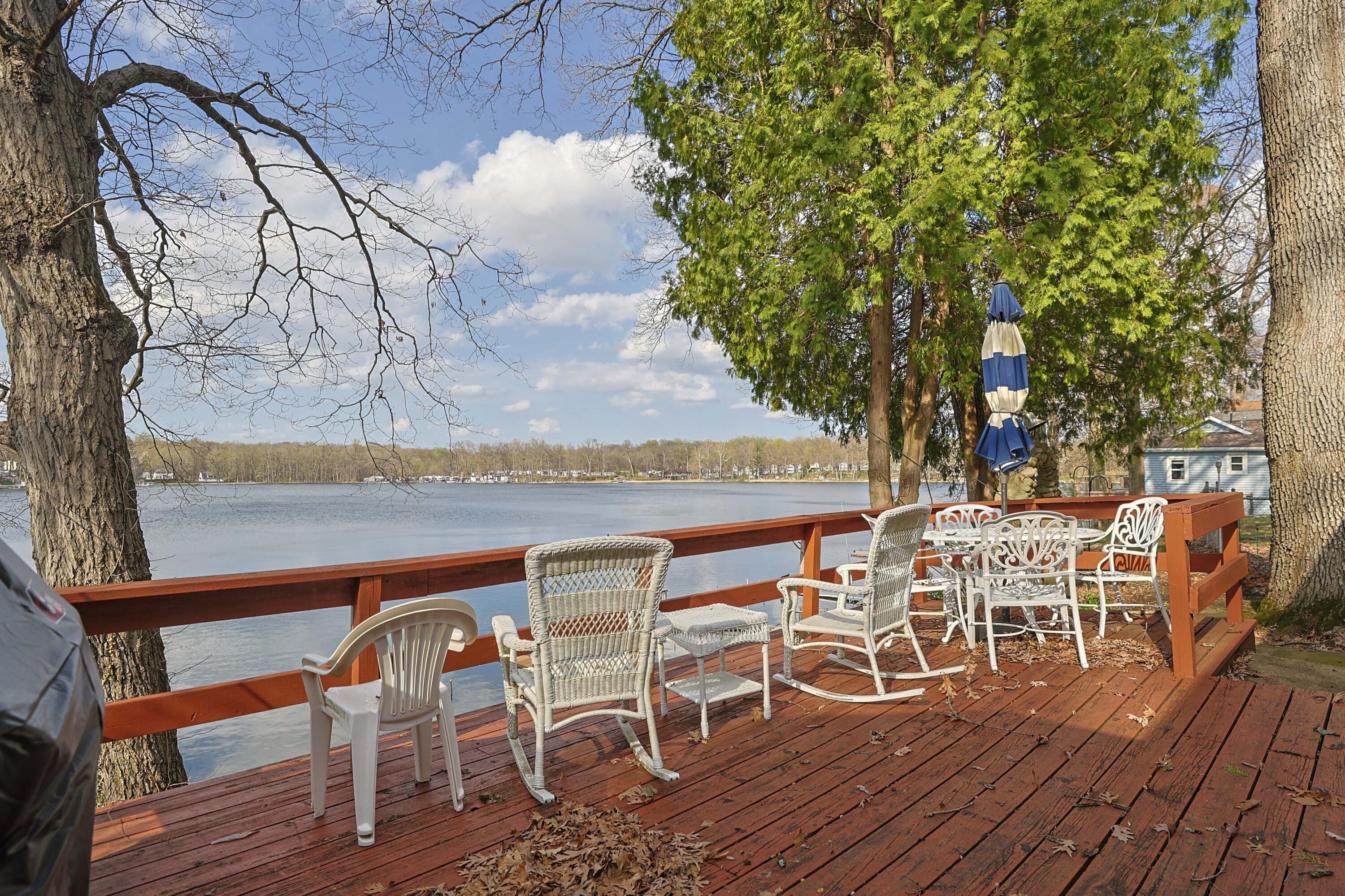 15899 Lakeview Drive