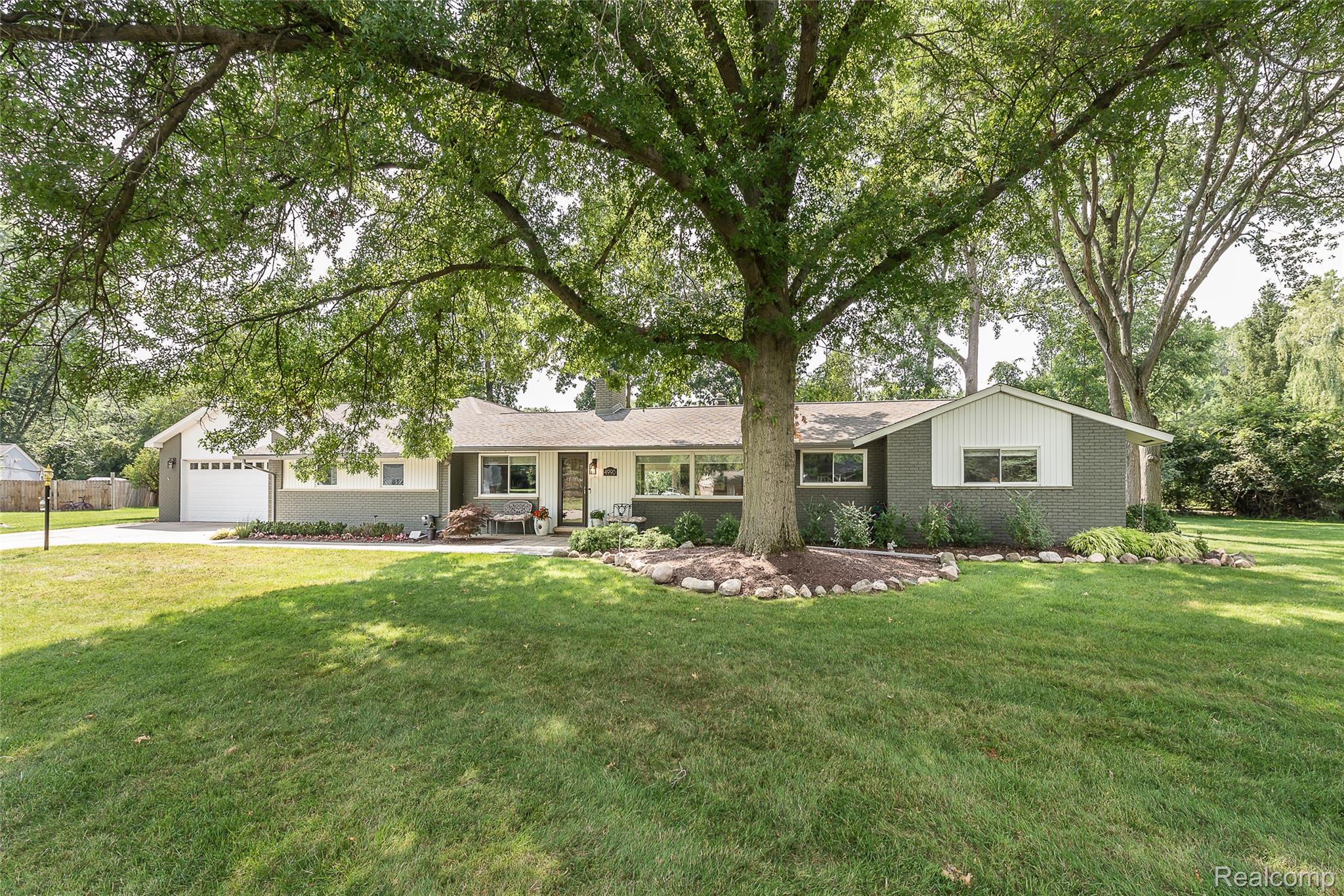 4990 Broomfield Lane