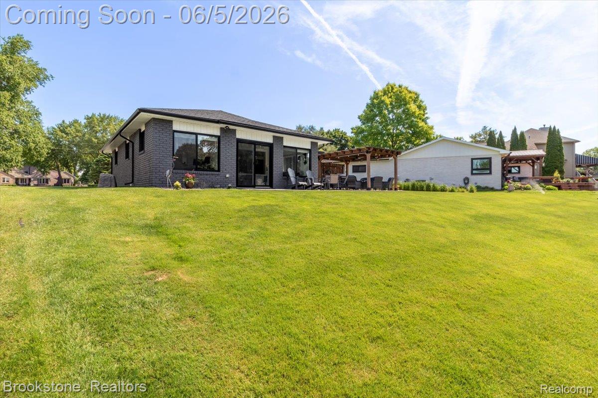 3378 Kingsway Drive