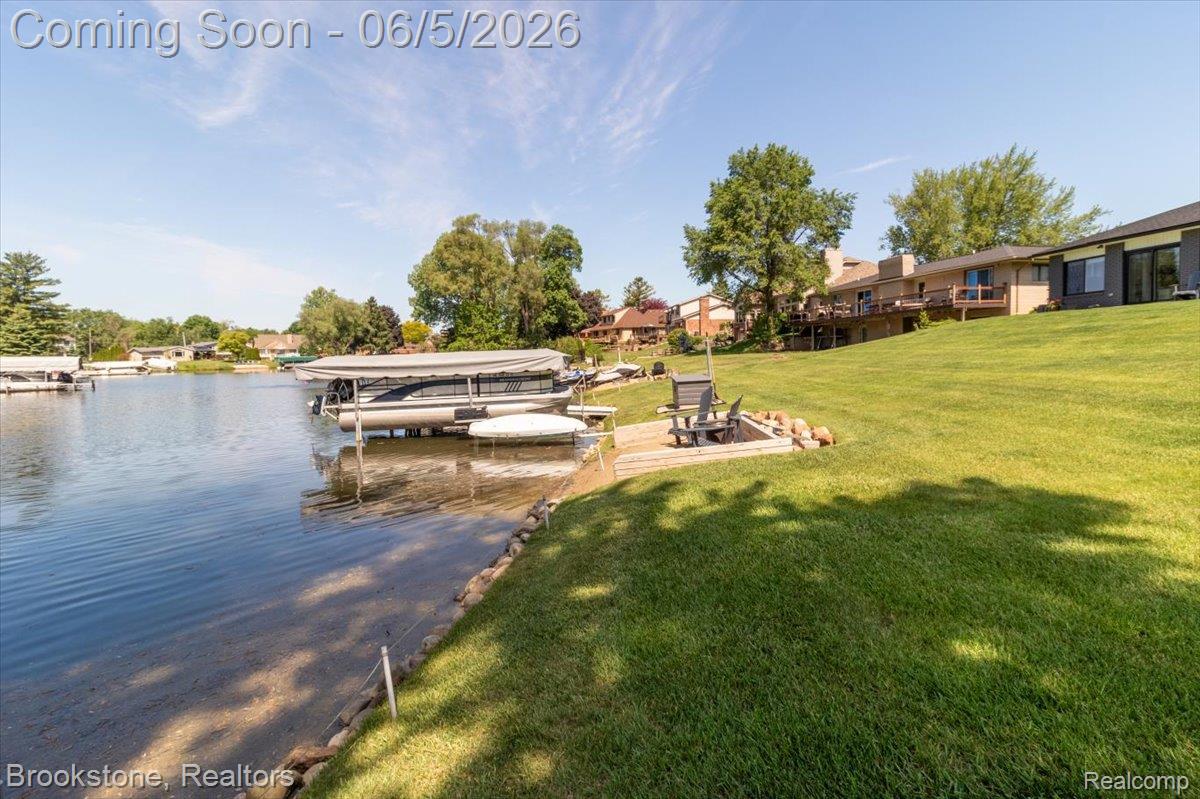 3378 Kingsway Drive