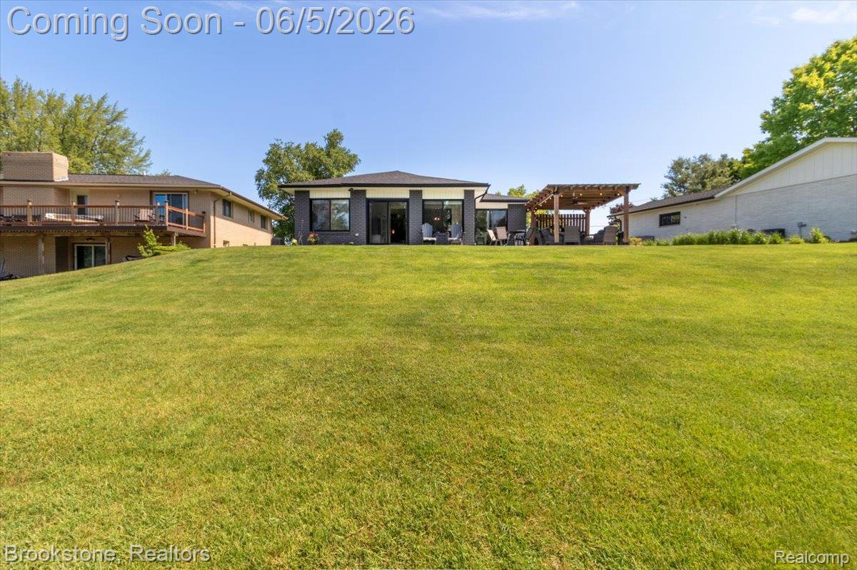 3378 Kingsway Drive