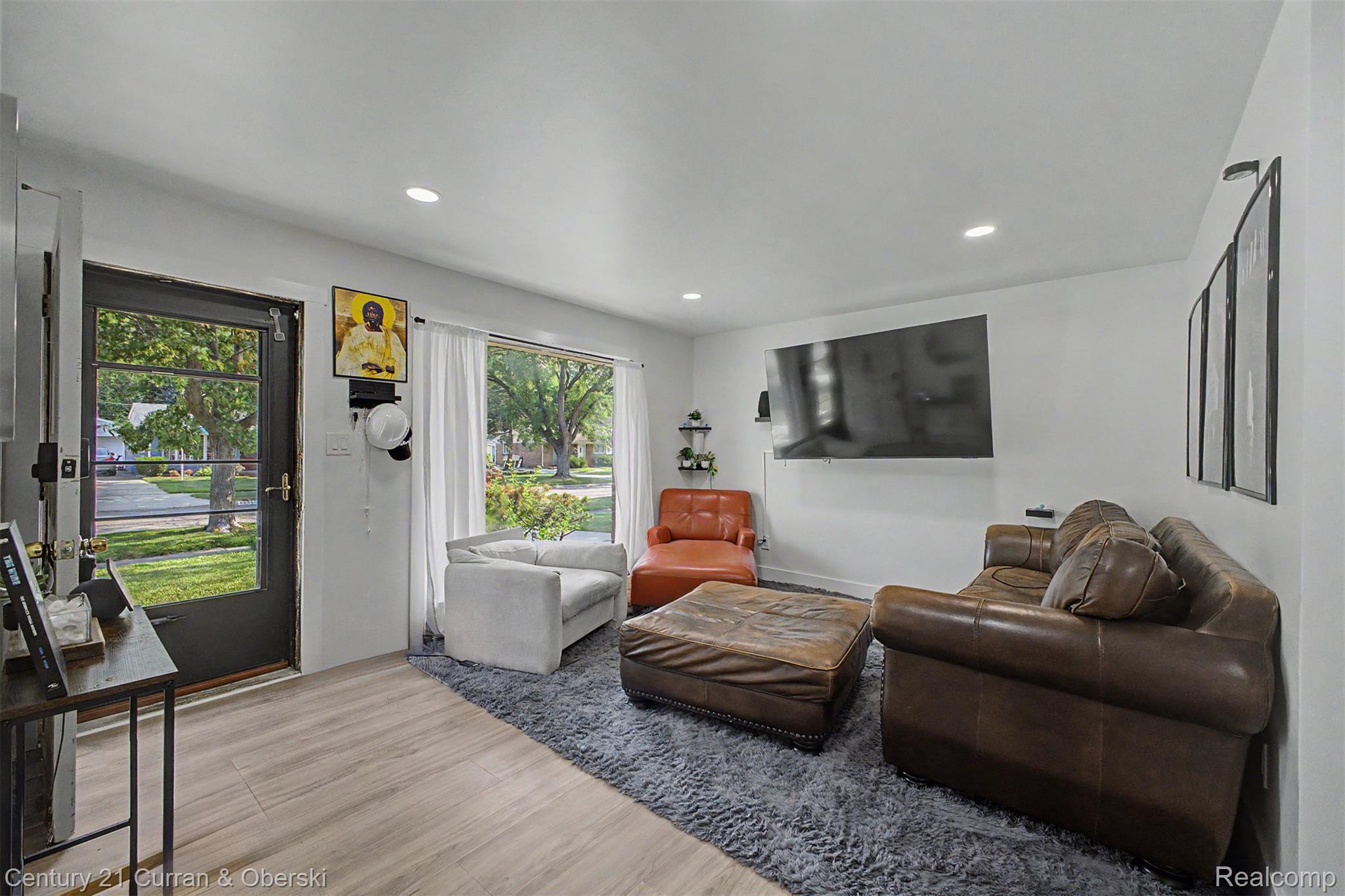 33223 Lynx Street
