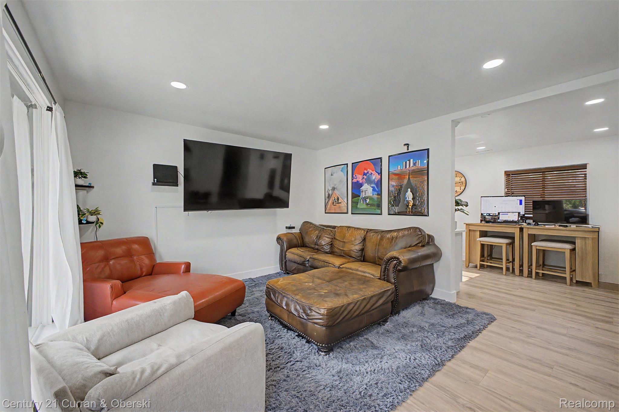 33223 Lynx Street