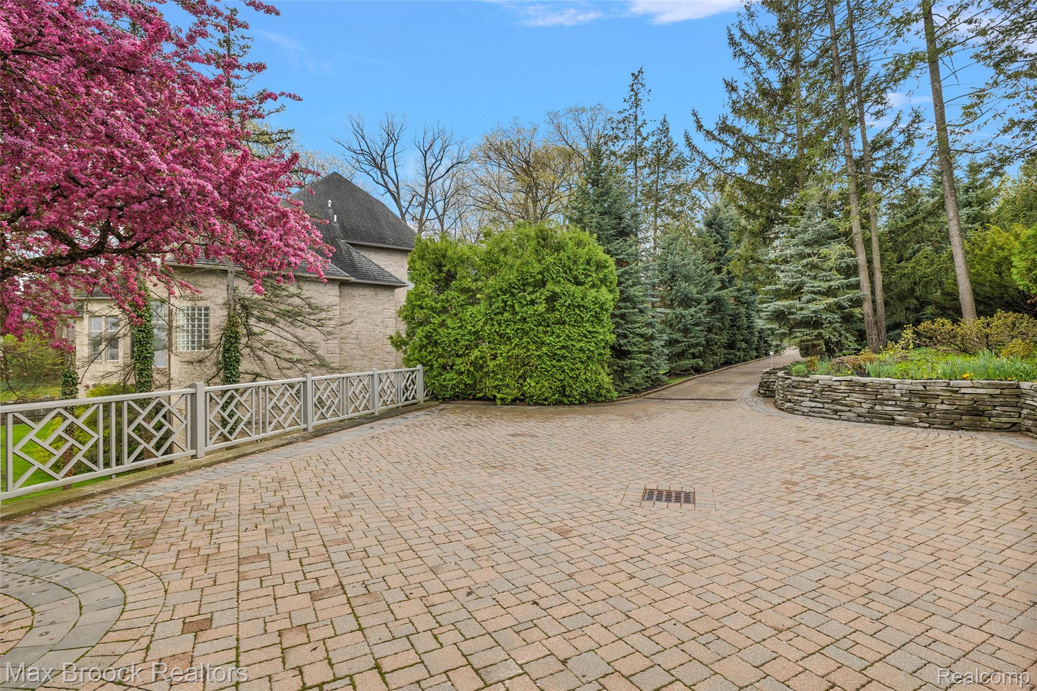 3945 Kirkland Court
