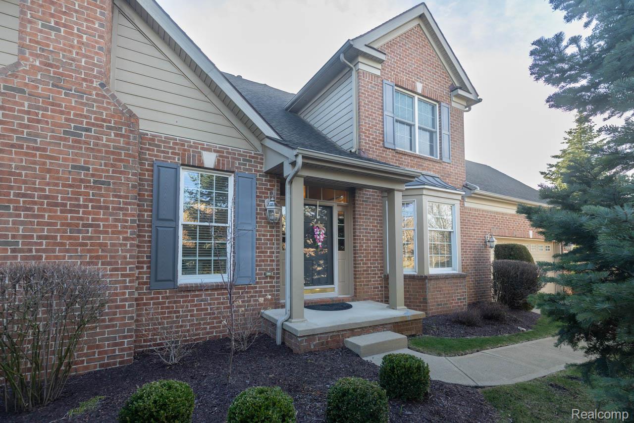 45042 Broadmoor Circle S