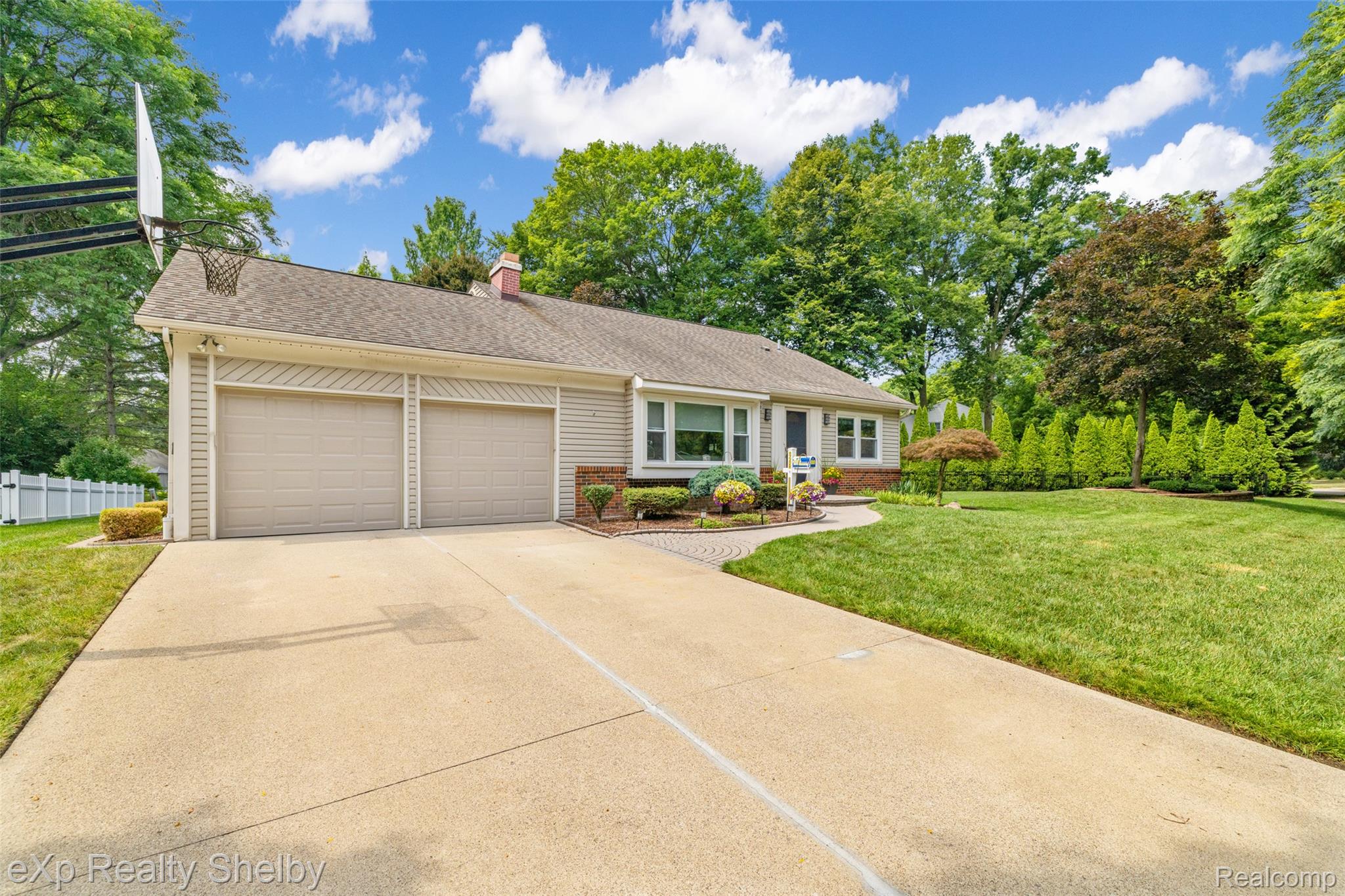 2460 Waltham Drive