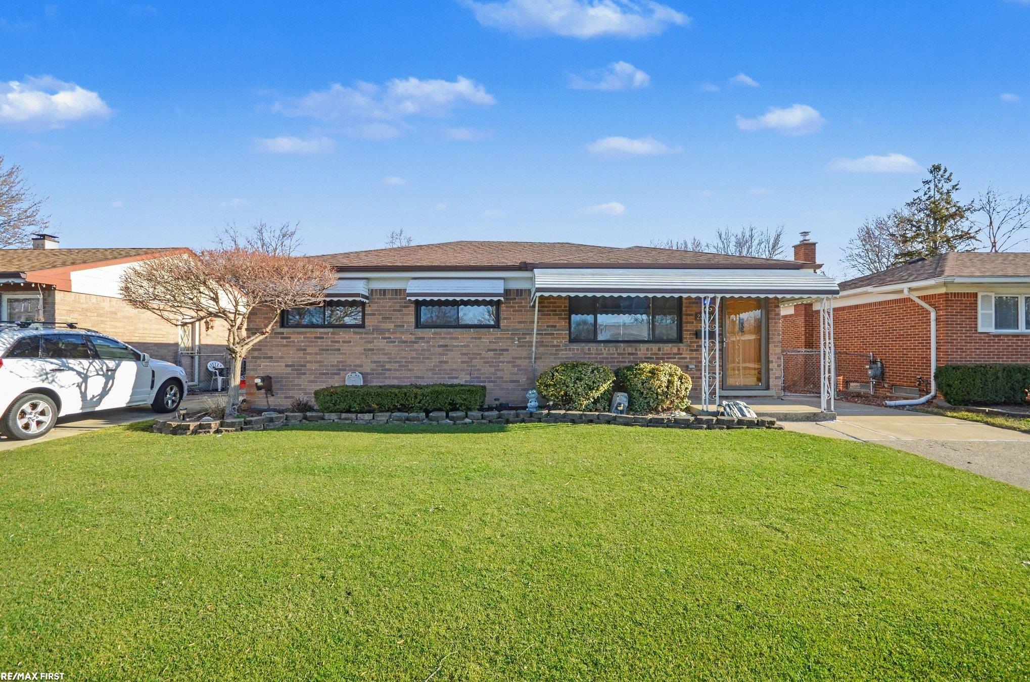 23321 Glenbrook Street