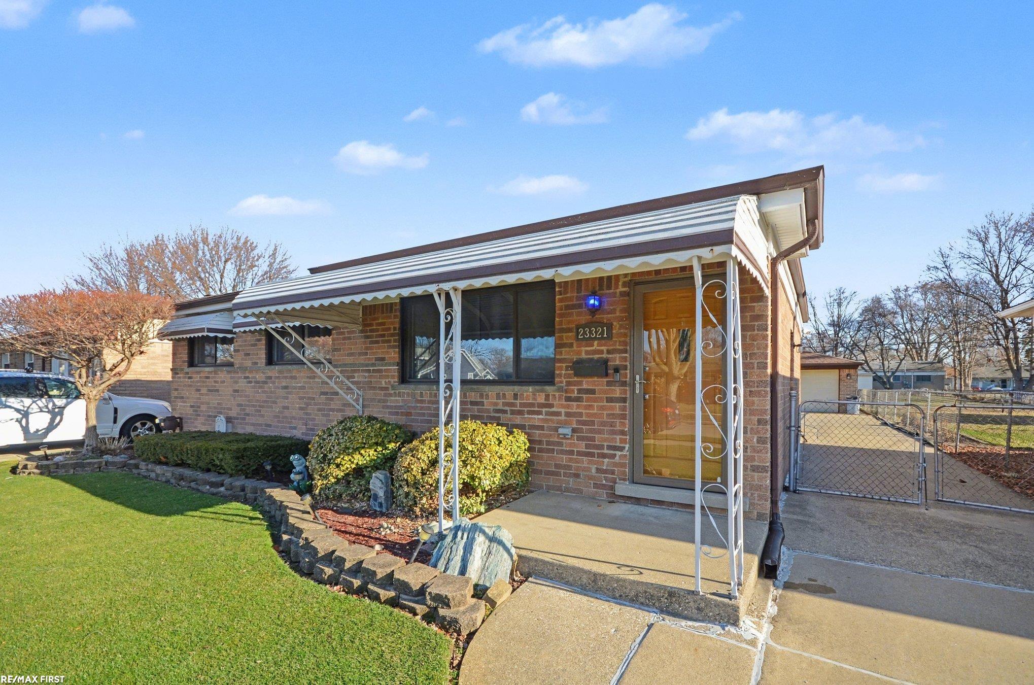 23321 Glenbrook Street