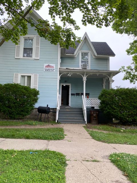 Photo of 608 Pearl Street, Ypsilanti, MI 48197 (MLS # 81026030501)