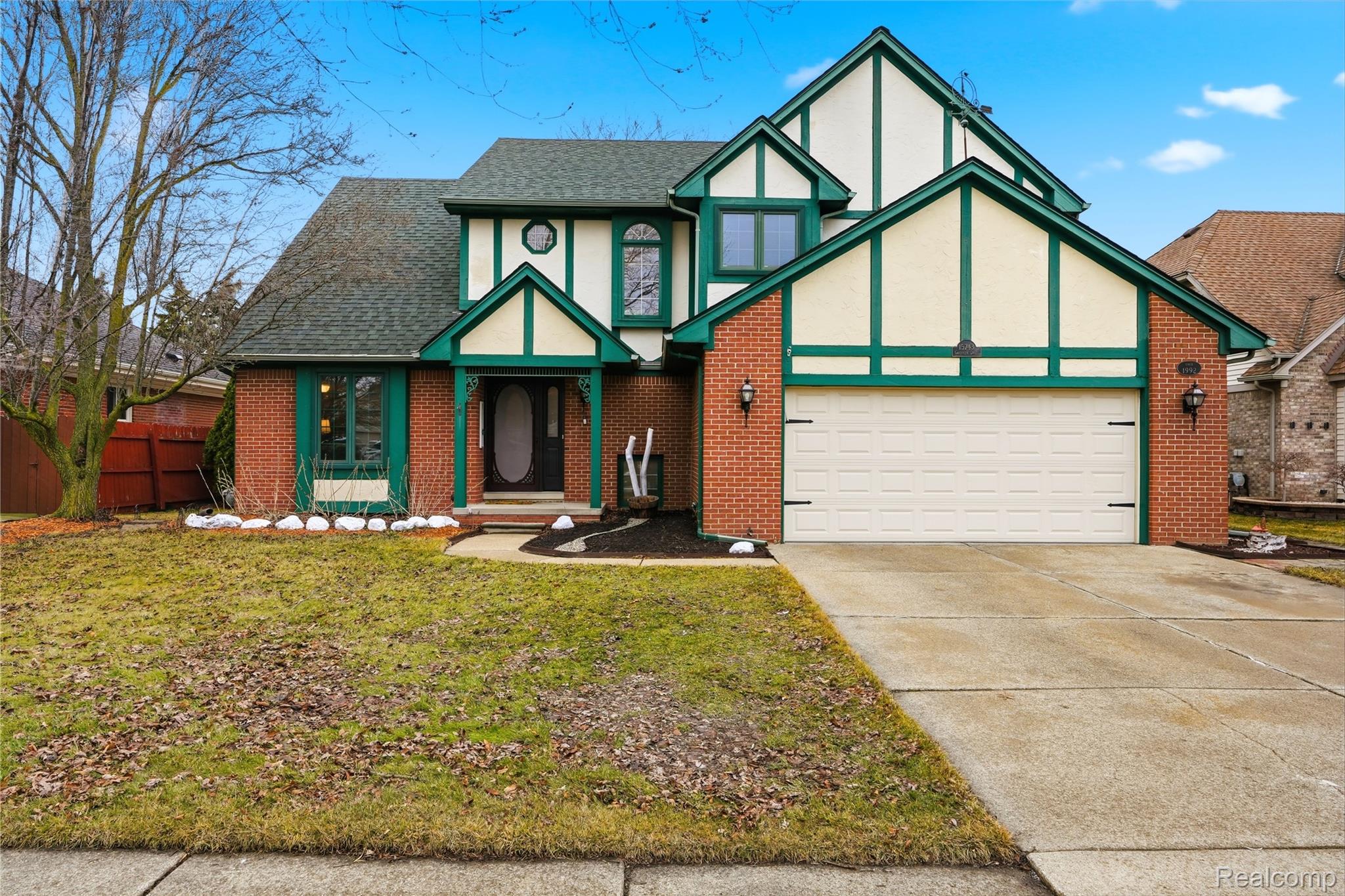 15743 Greenview