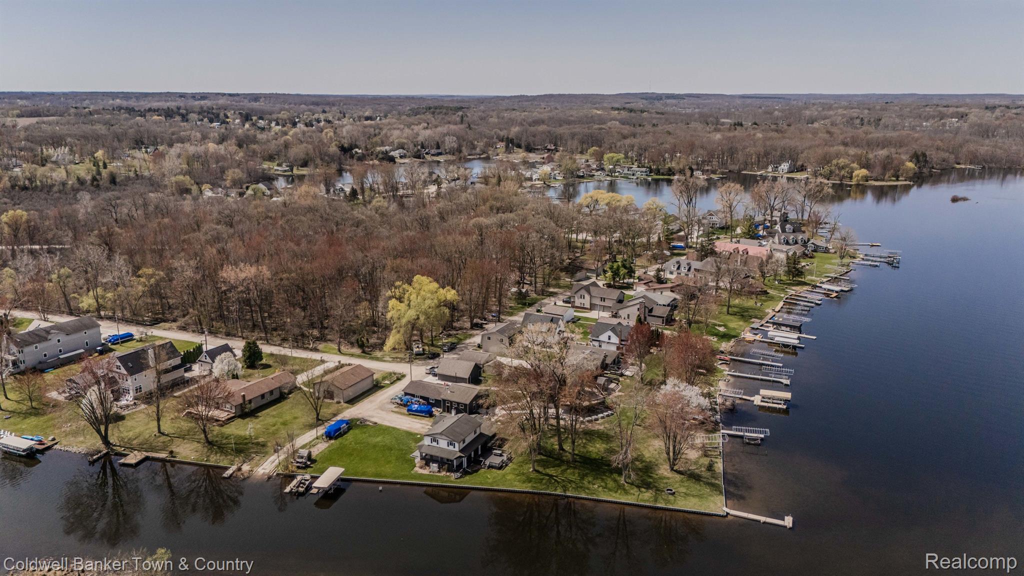 4405 SHOREVIEW Lane