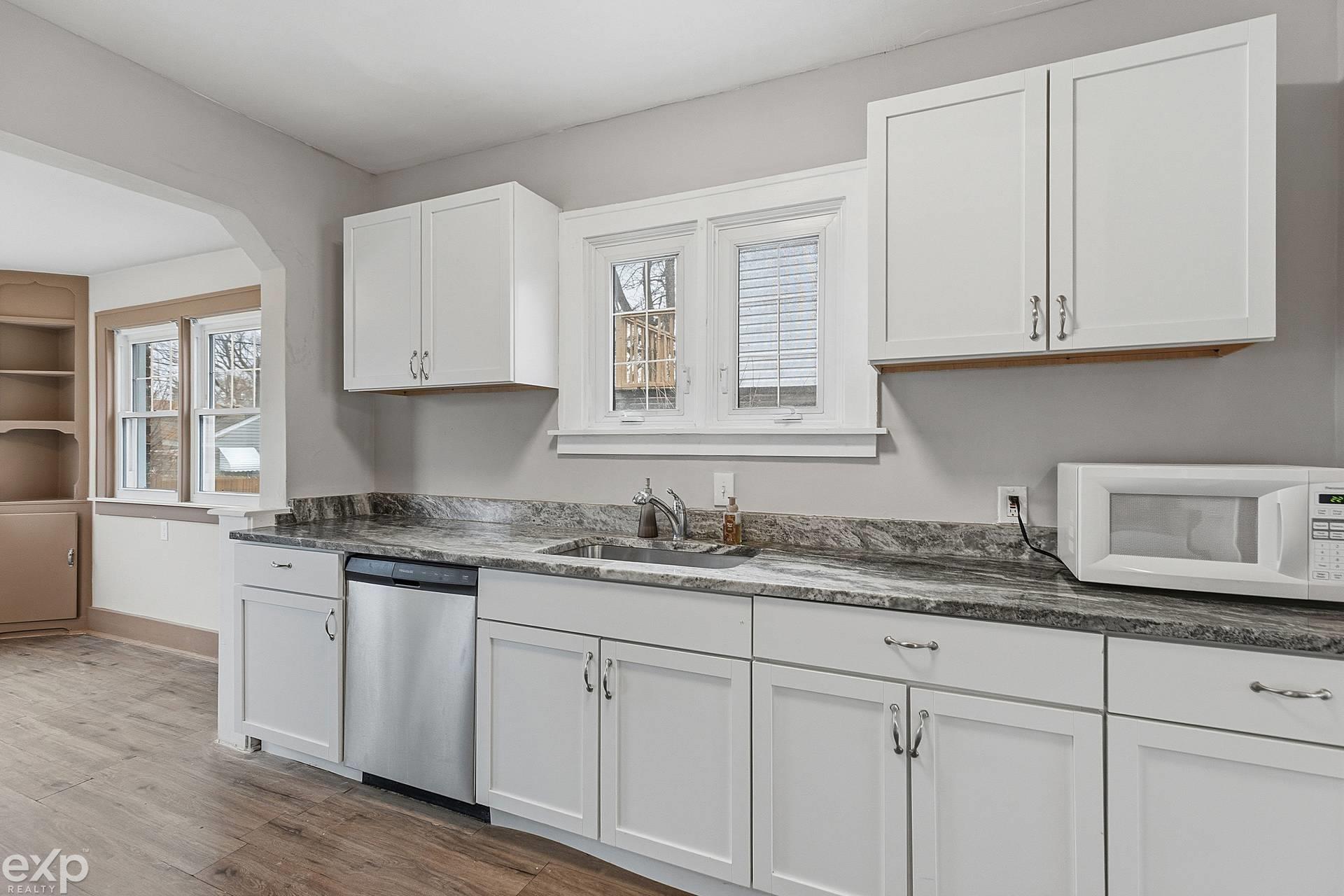 22022 Beechwood Avenue