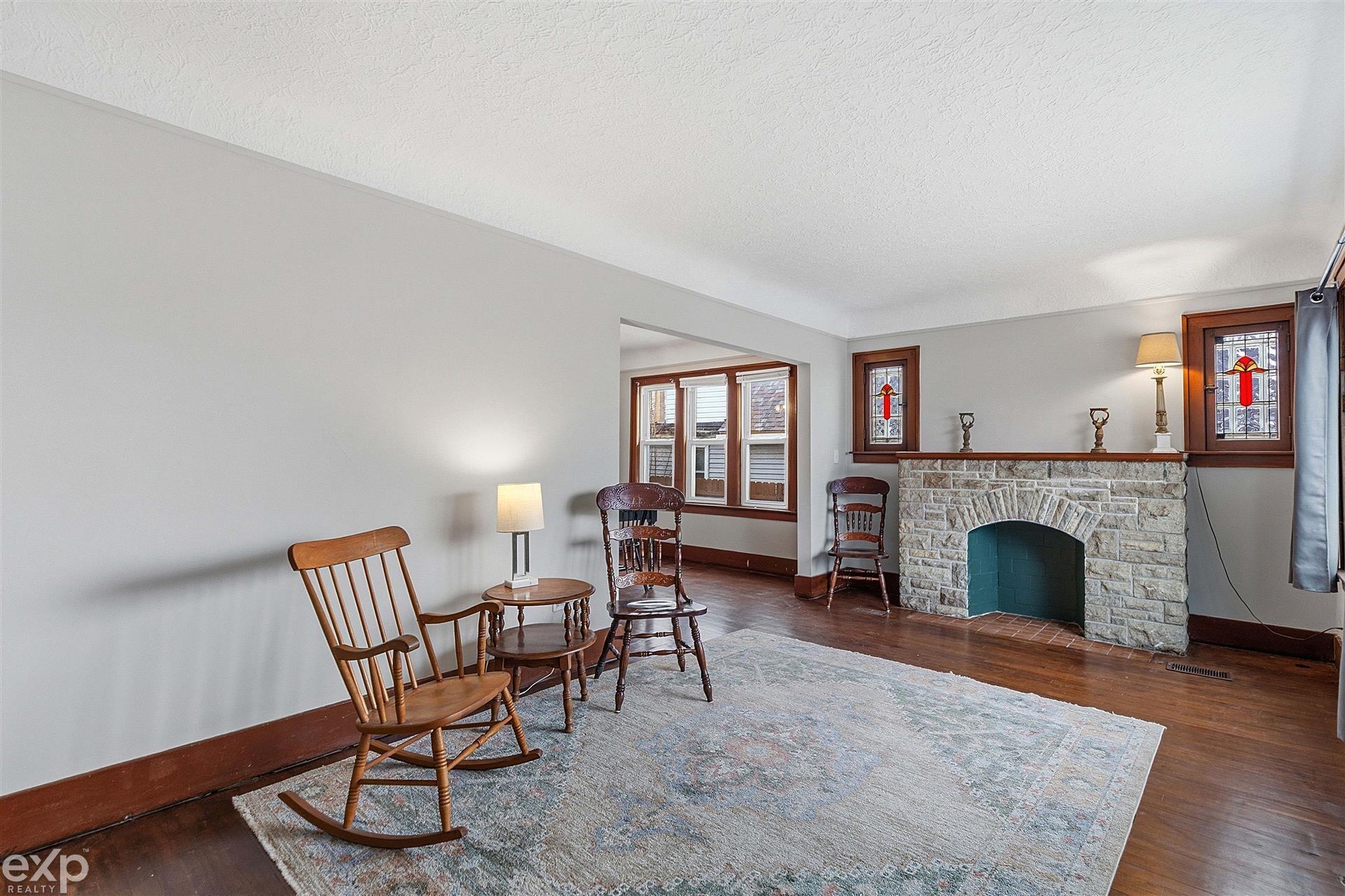 22022 Beechwood Avenue