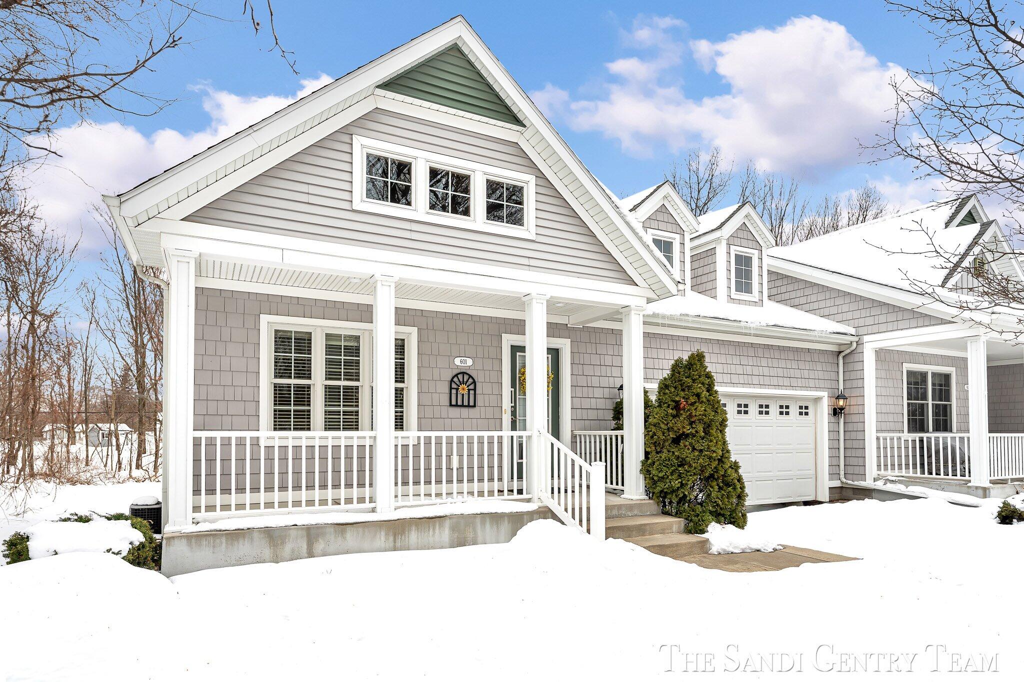 601 Lakeview Lane 1