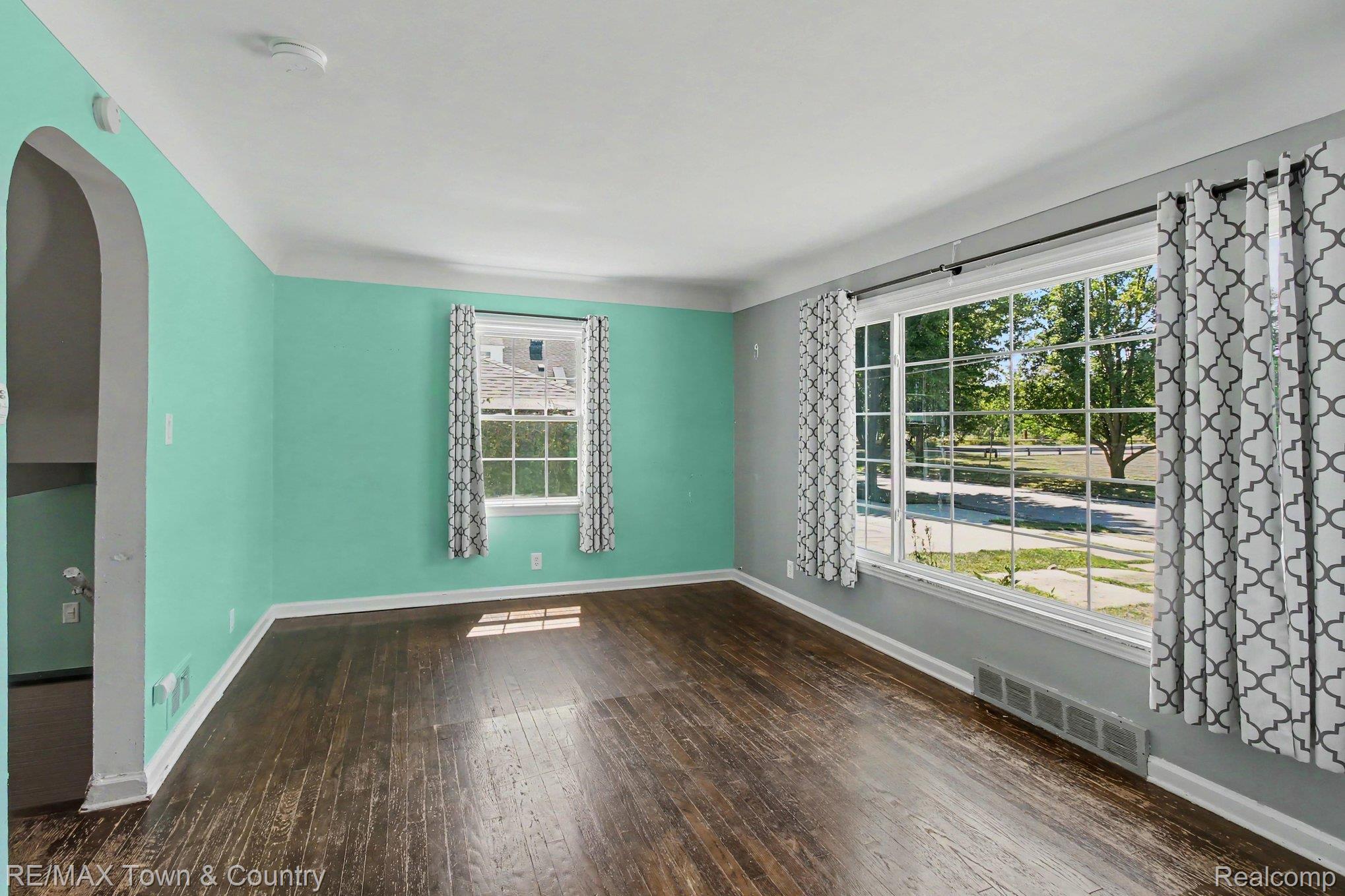 1115 E Vernon Drive
