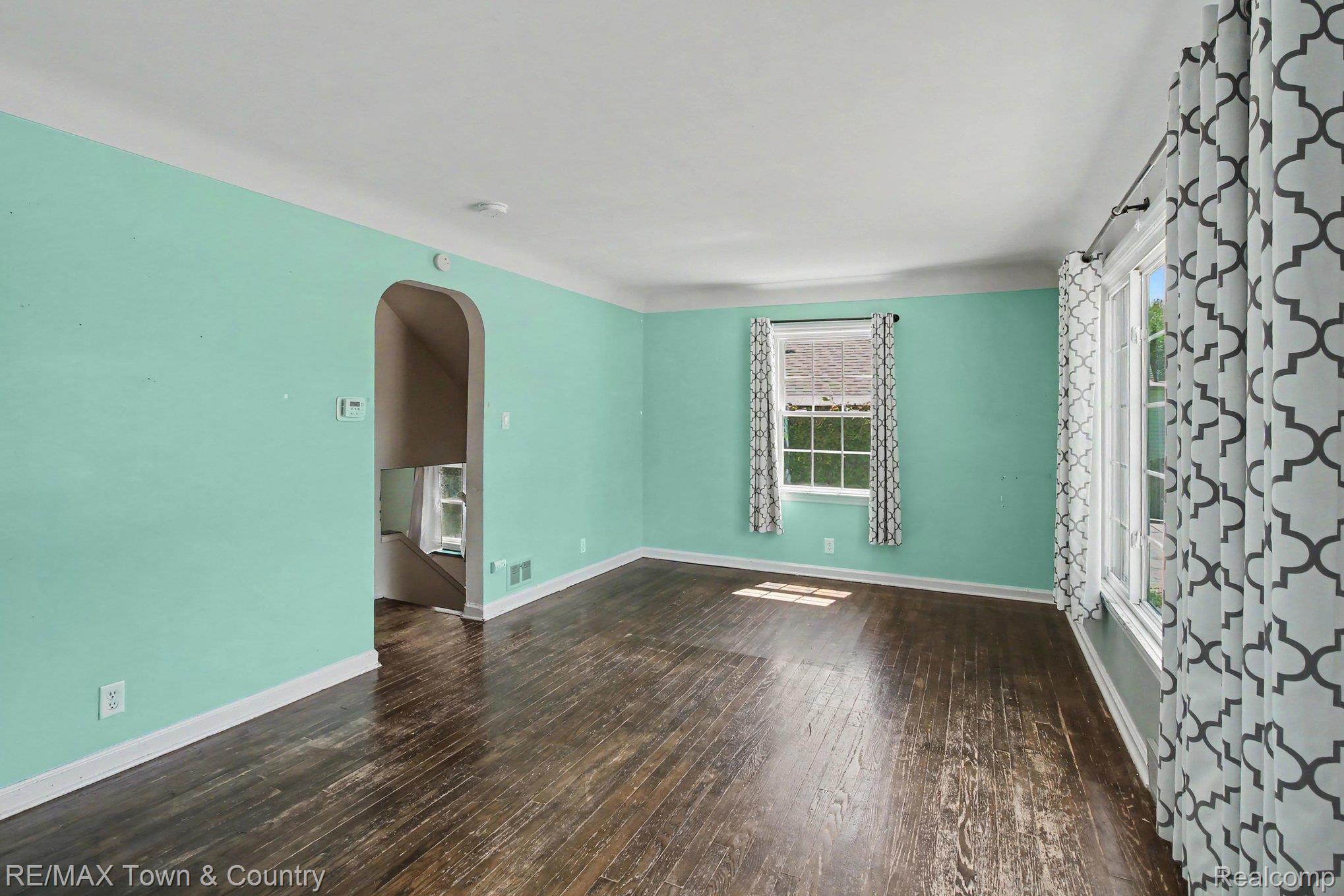 1115 E Vernon Drive
