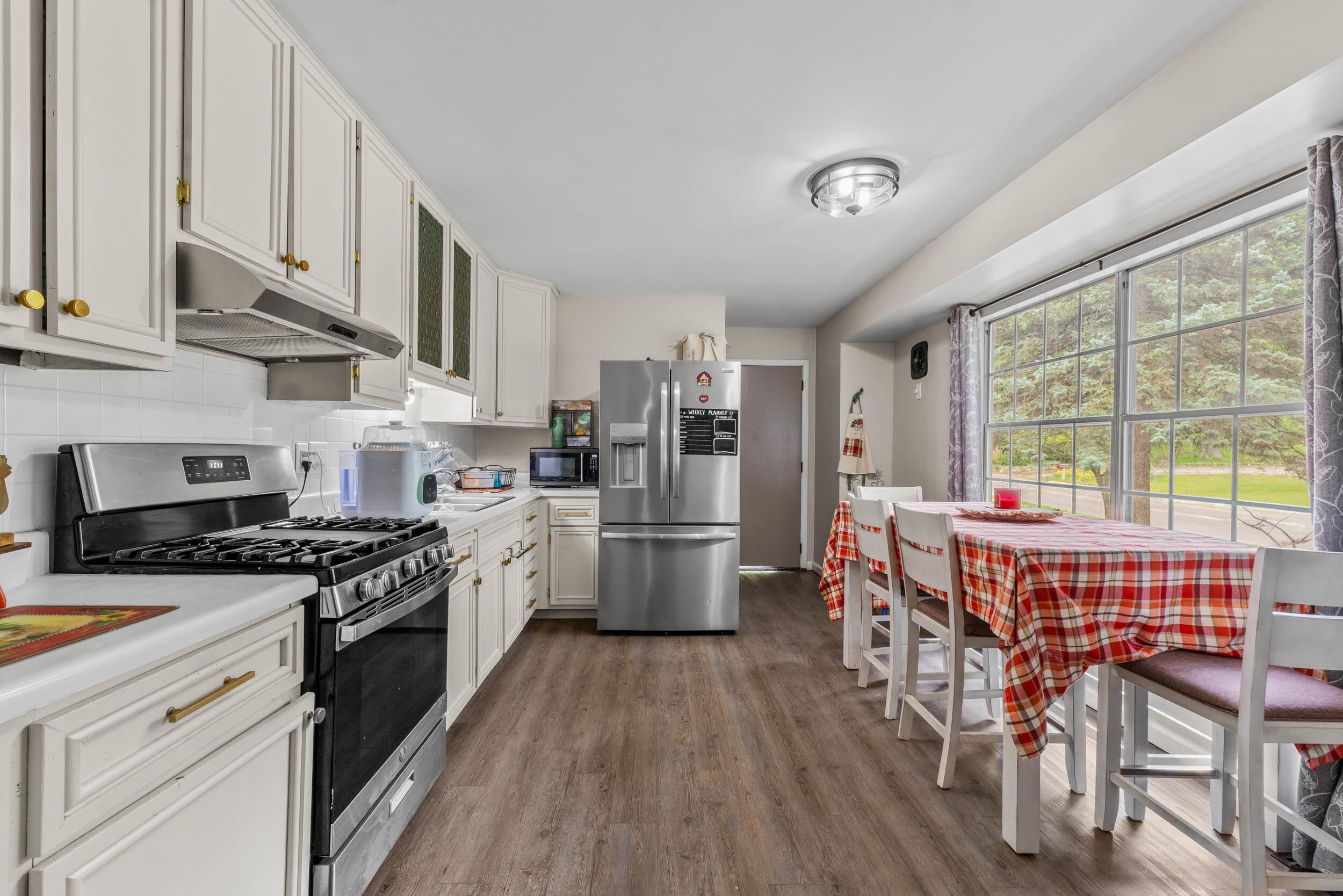 190 W Bacon Street
