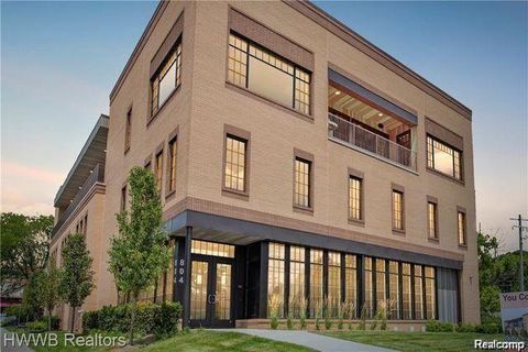 804 N MAIN Street 2A Rochester City MI 48307