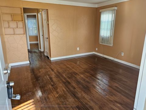 A home in RoyalOakCity_Oakland