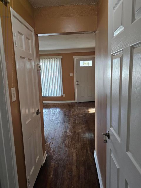 A home in RoyalOakCity_Oakland
