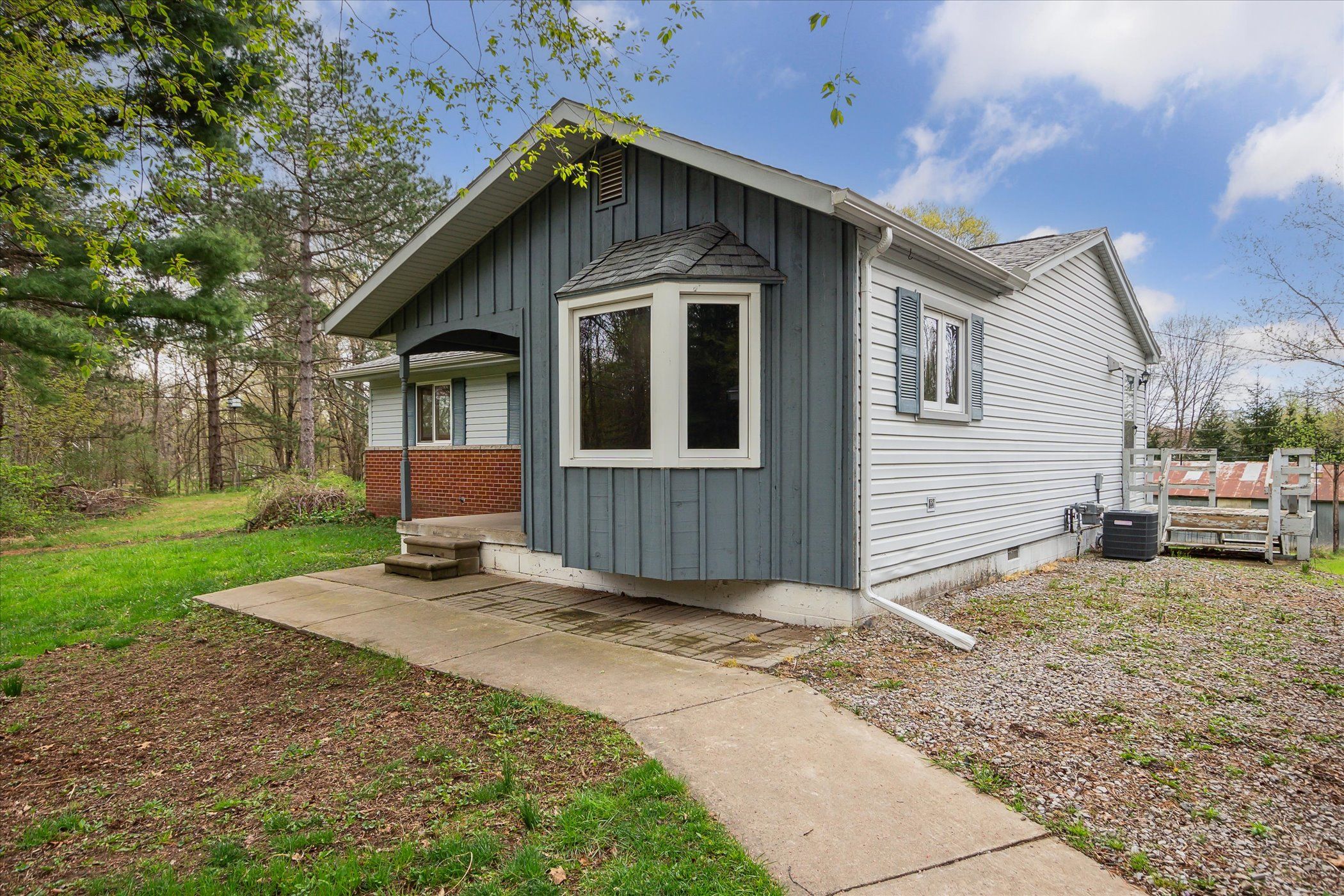 2850 PARDEE Road